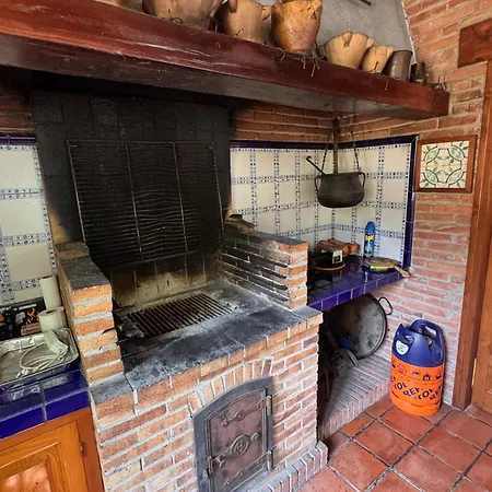 El Mirador Y El Nogal