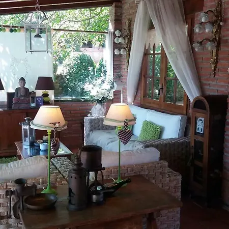 El Mirador Y El Nogal *